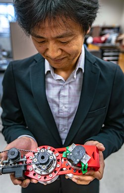 Dr. Pilwon Hur with prosthesis