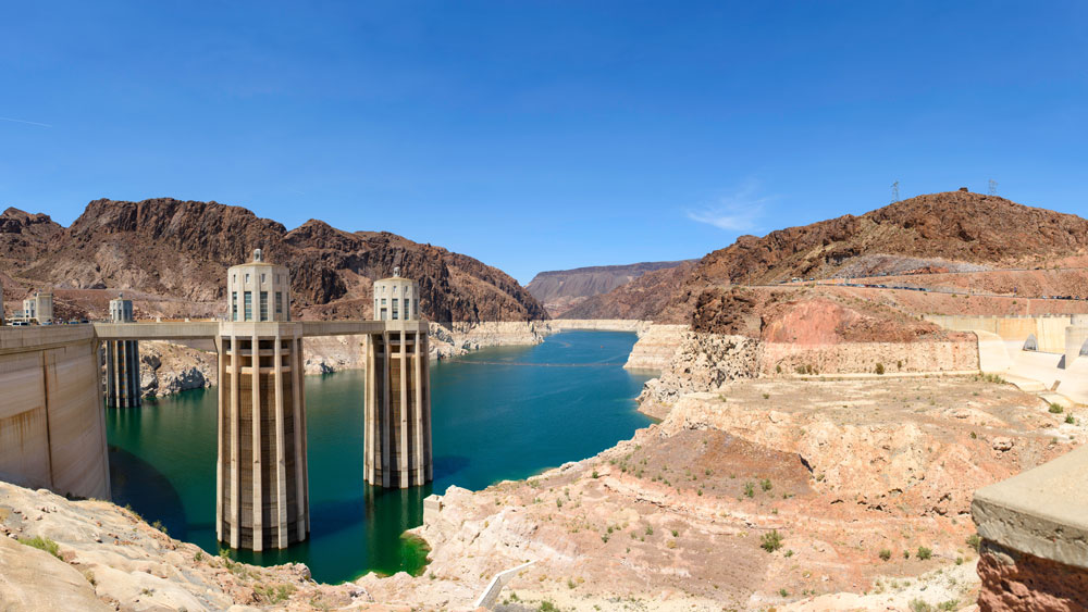 Hoover Dam at Lake Mead 